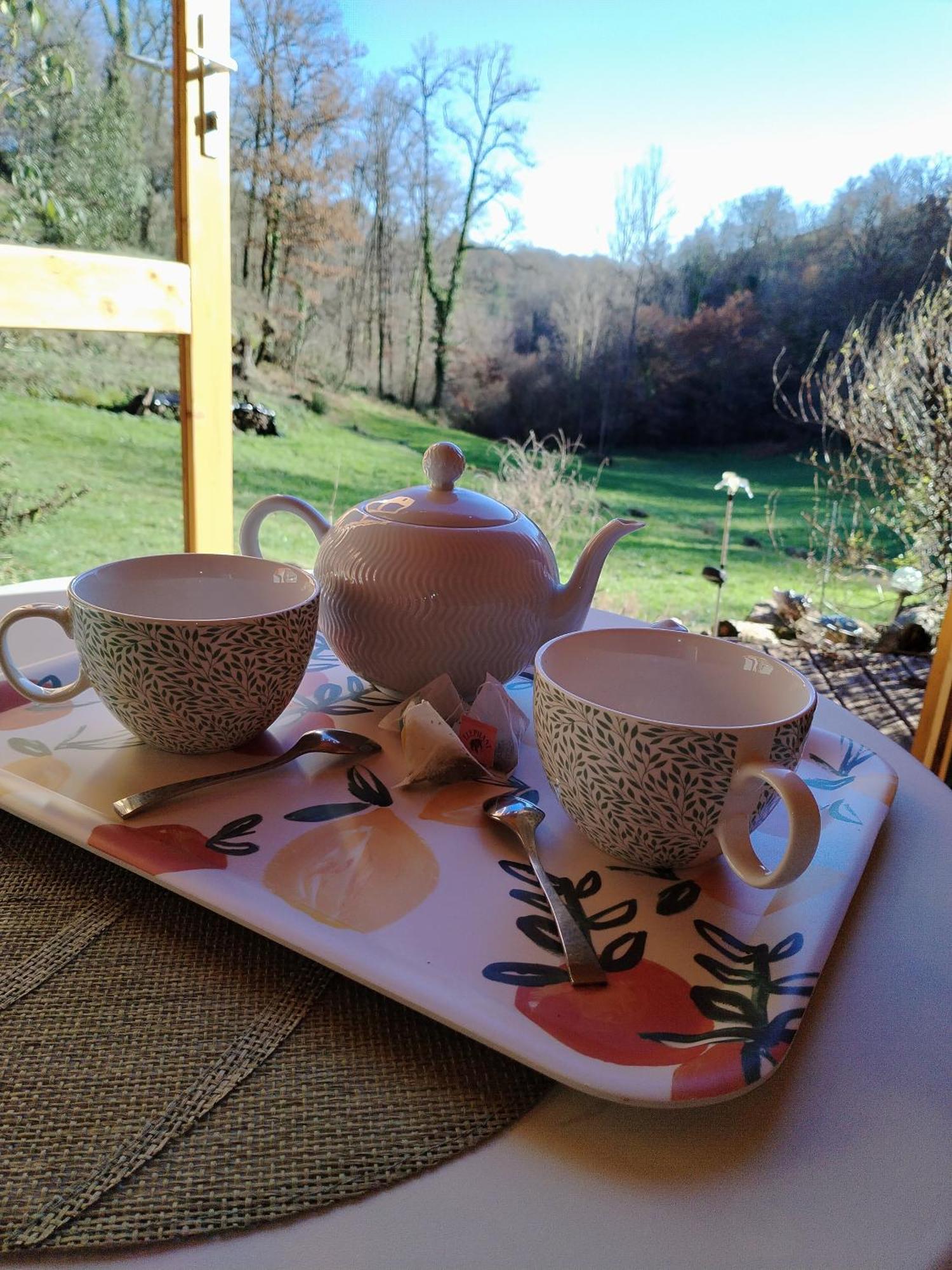 Chambre D'Hotes L'Ecrin Du Quercy Bed & Breakfast Figeac Exterior photo